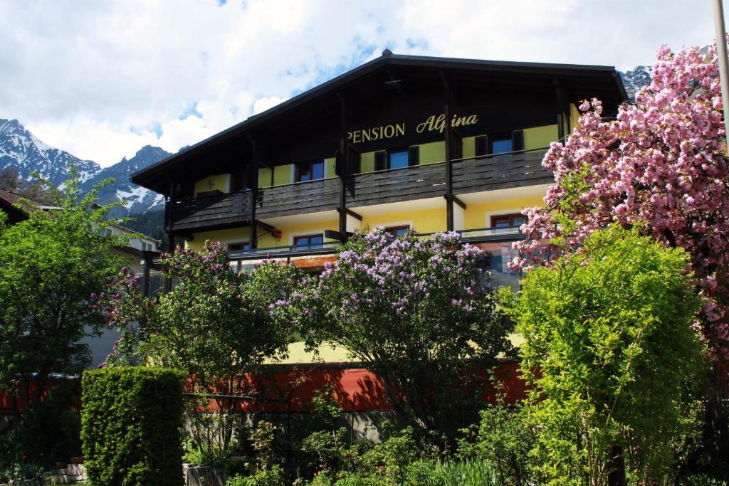 Cafe Pension Alpina Інсбрук Екстер'єр фото
